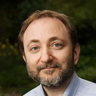 Portrait of Andrew Fire
