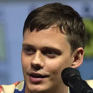 Bill Skarsgård — birth chart