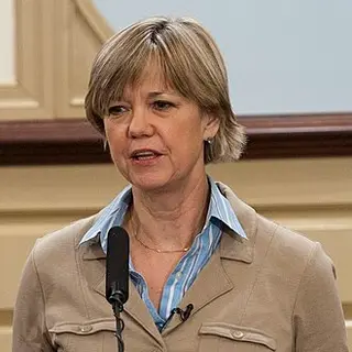 Portrait of Dana Priest