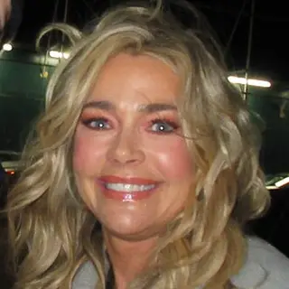 Denise Richards — birth chart