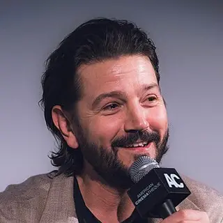 Diego Luna — birth chart