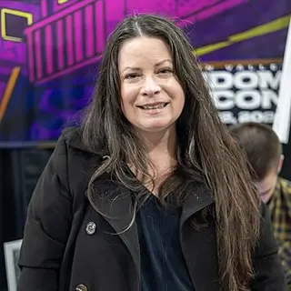 Holly Marie Combs — birth chart