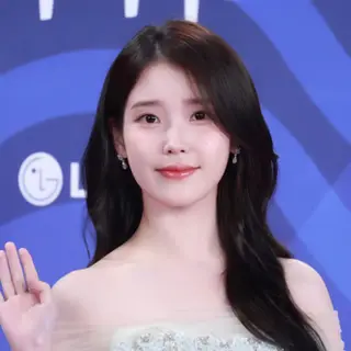 IU — birth chart