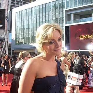 Jane Krakowski — birth chart
