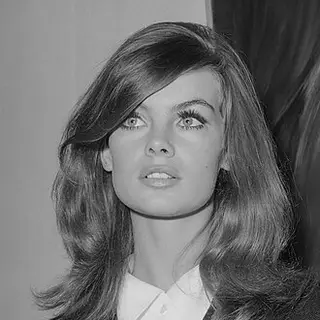 Jean Shrimpton — birth chart
