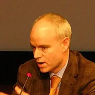 Portrait of Joseph Kahn