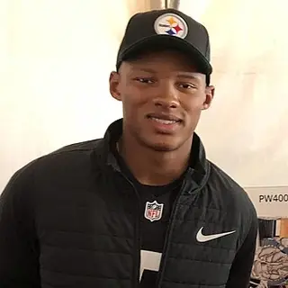 Portrait of Joshua Dobbs