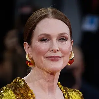 Julianne Moore — birth chart