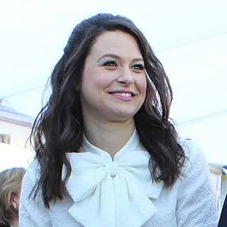 Katie Lowes