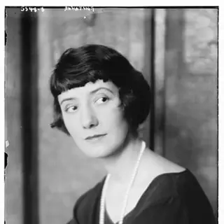 Portrait of Lynn Fontanne