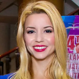 Masiela Lusha — birth chart