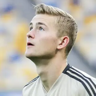 Portrait of Matthijs de Ligt