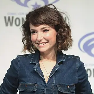 Portrait of Milana Vayntrub