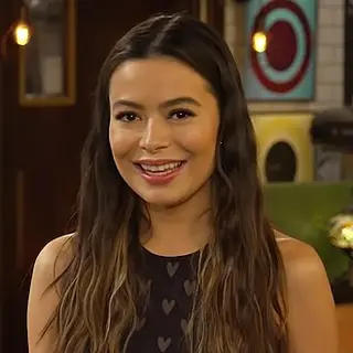 Miranda Cosgrove — birth chart