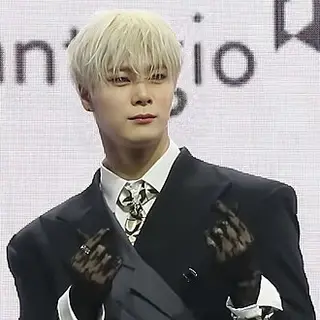 Portrait of Moonbin