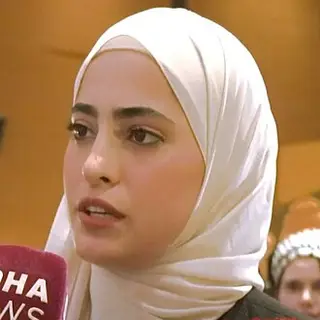 Portrait of Muna el-Kurd