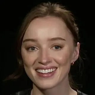 Phoebe Dynevor — birth chart