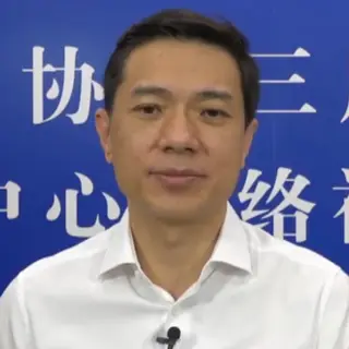 Portrait of Robin Li
