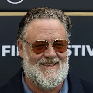 Russell Crowe — birth chart