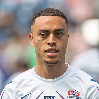 Portrait of Sergiño Dest