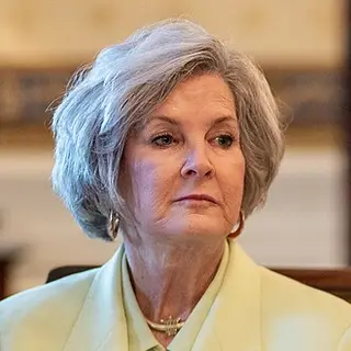 Portrait of Susie Wiles