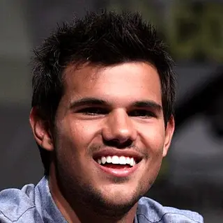 Taylor Lautner — birth chart
