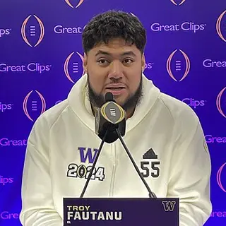 Portrait of Troy Fautanu
