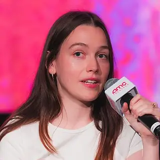 Victoria Pedretti — birth chart